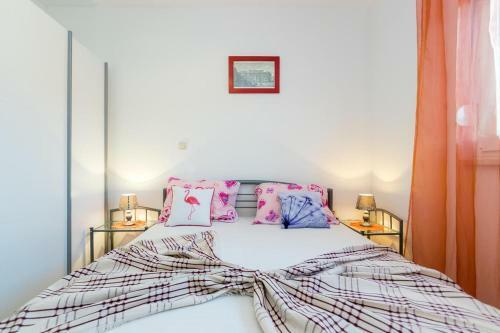 Hostal Apartments And Rooms With Parking Space Grebastica, Sibenik - 17831