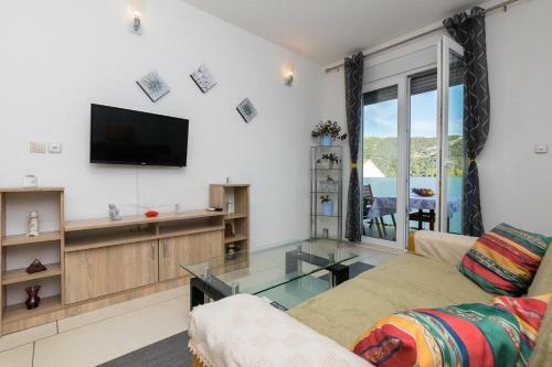 Hostal Apartments And Rooms With Parking Space Grebastica, Sibenik - 17831