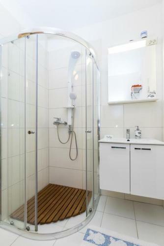 Hostal Apartments And Rooms With Parking Space Grebastica, Sibenik - 17831