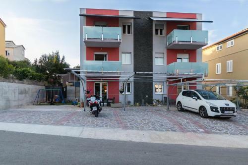 Hostal Apartments And Rooms With Parking Space Grebastica, Sibenik - 17831