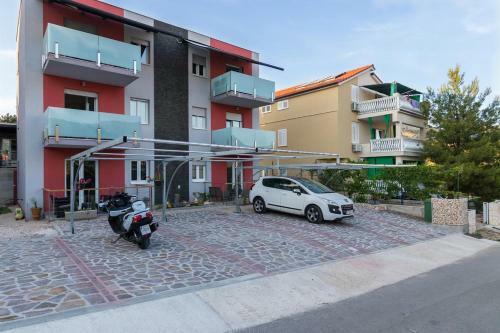 Hostal Apartments And Rooms With Parking Space Grebastica, Sibenik - 17831