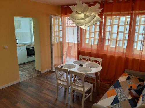 Apartment City Base, Fantastic Location On Main Square!