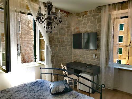 Hostal L&l Rooms Royal