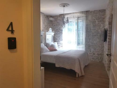 Hostal L&l Rooms Royal