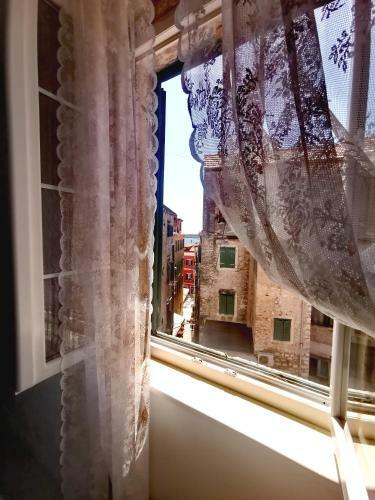 Hostal L&l Rooms Royal