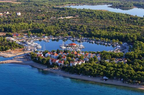 Happy Camp Mobile Homes In Solaris Camping Beach