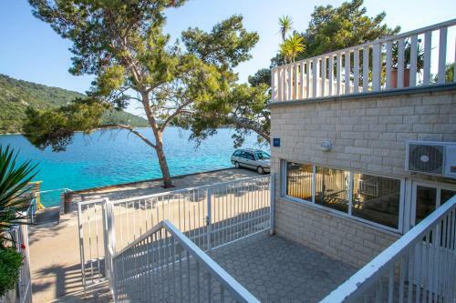 Apartments Madirazza