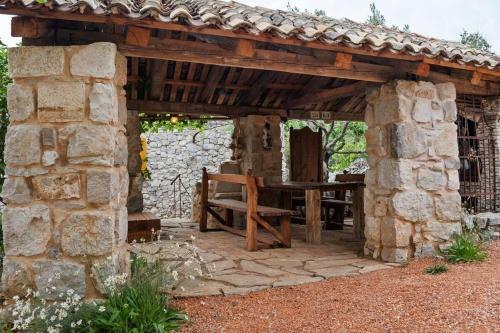 Holiday Home Sage - Rustic Dalmatian Peace