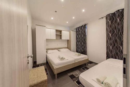 Apartment In Starigrad-paklenica 36685