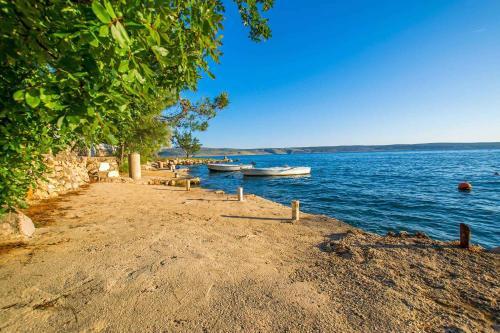 Apartments In Starigrad-paklenica 33765