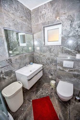 Apartment In Starigrad-paklenica 39522