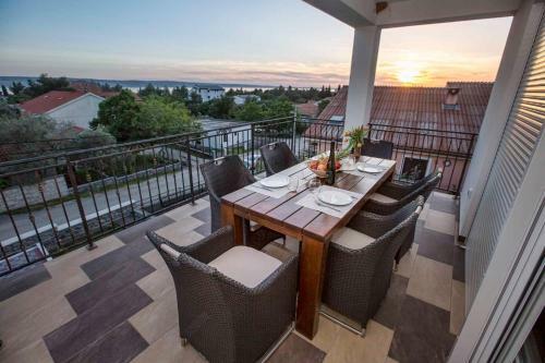 Apartment In Starigrad-paklenica 39522