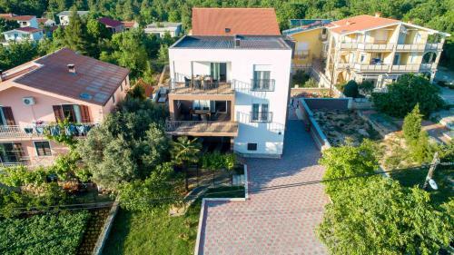 Apartment In Starigrad-paklenica 39522