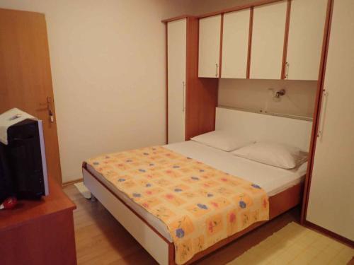 Apartments In Starigrad-paklenica 6819