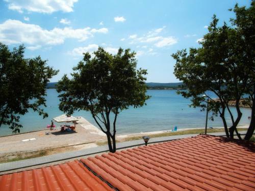 Hostal Blue Wave Apartments