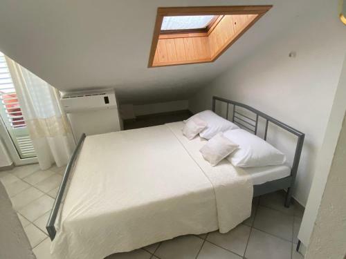 Hostal Blue Wave Apartments