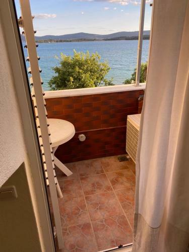 Hostal Blue Wave Apartments