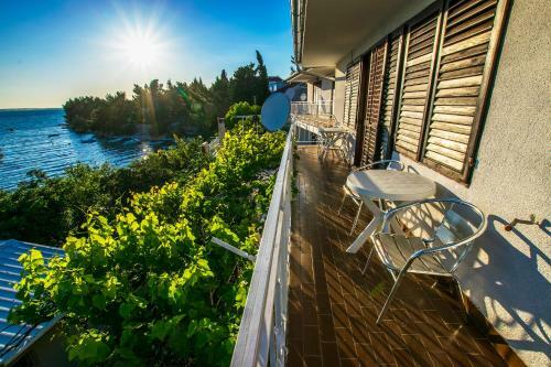 Apartment Nata With Beautiful Sea View