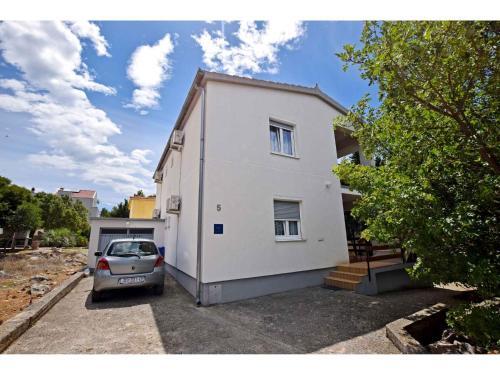 Apartment In Starigrad-paklenica 40050