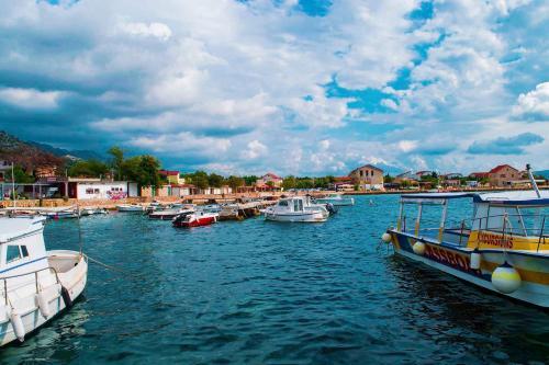 Apartment In Starigrad-paklenica 40050