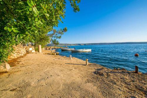 Apartment In Starigrad-paklenica 40050