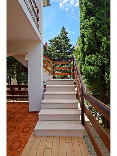 Apartment In Starigrad-paklenica 40050