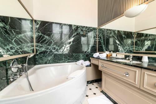 Hotel La Chapelle Saint Martin