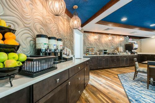 Hotel Rockport Inn And Suites