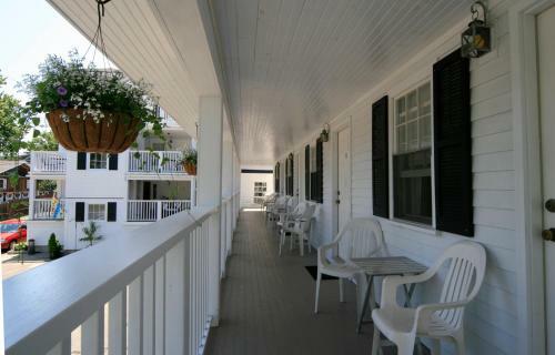 Eagle House Motel