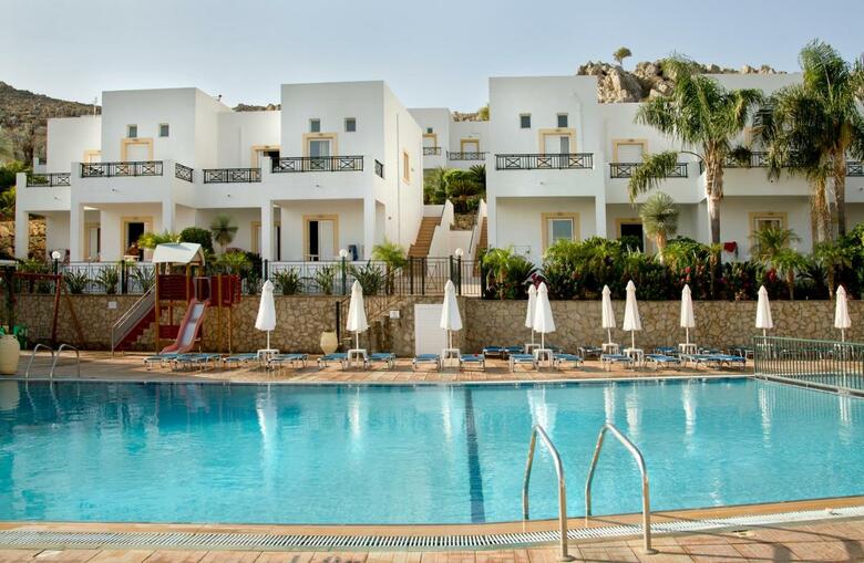 Lambis Studios & Apartments