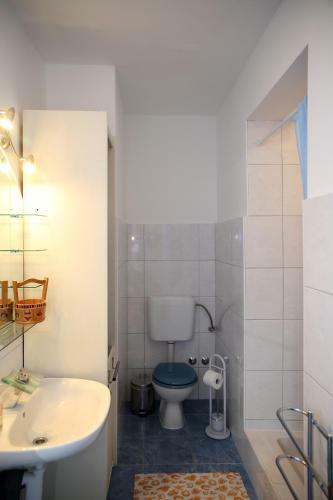 Seaside Apartment Tisno