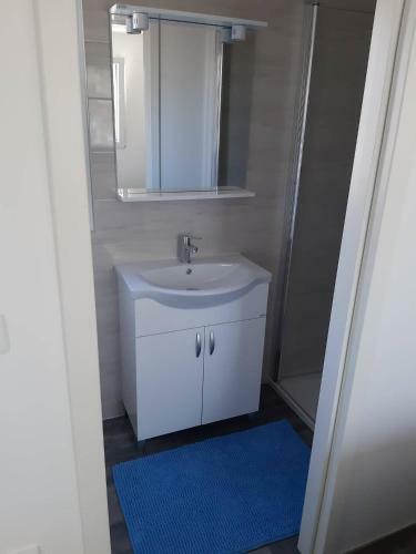 Mobile Home Tina Tisno