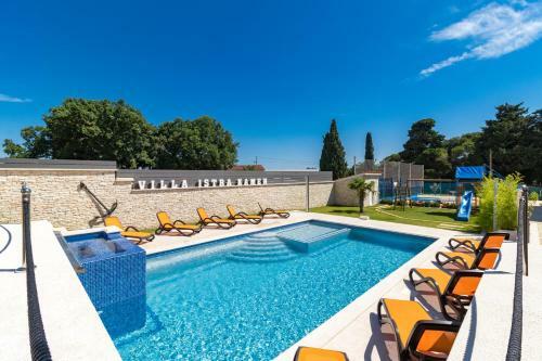 Luxury Villa Maxima II With Large Pool, Sauna And Jacuzzi
