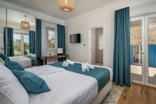 Beautiful Villa Golden Olive