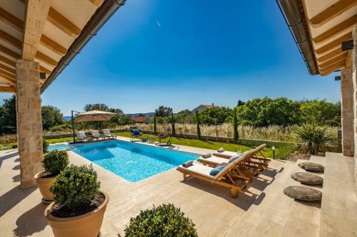 Beautiful Villa Golden Olive