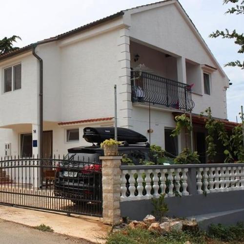 Taj?i Apartman 1