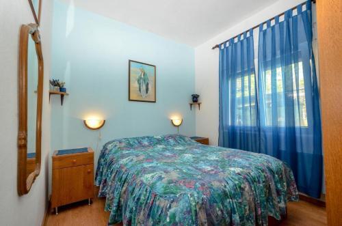 Apartments By The Sea Guduce, Ugljan - 13274
