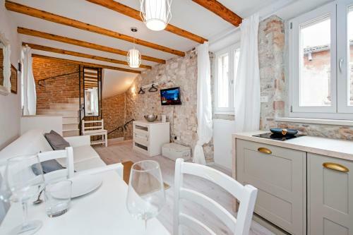 Apartment And Studio Ca? 3 Vie