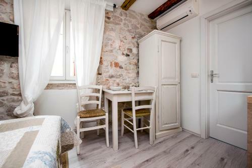 Apartment And Studio Ca? 3 Vie