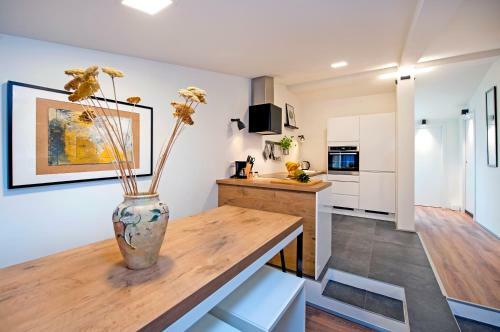 Lakovich Sea View Apartments