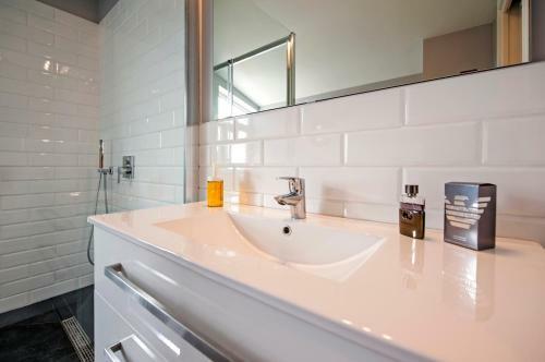 Lakovich Sea View Apartments