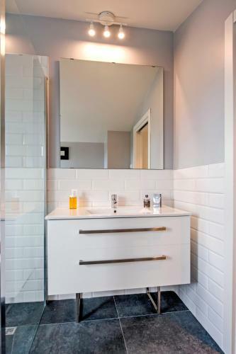 Lakovich Sea View Apartments