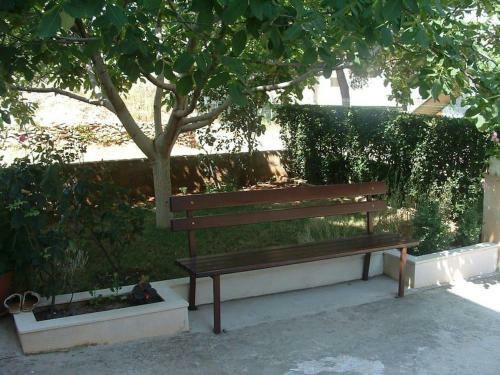Apartments With A Parking Space Supetar, Brac - 17045
