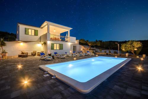 Holiday Home Nono Ante With Heated Pool