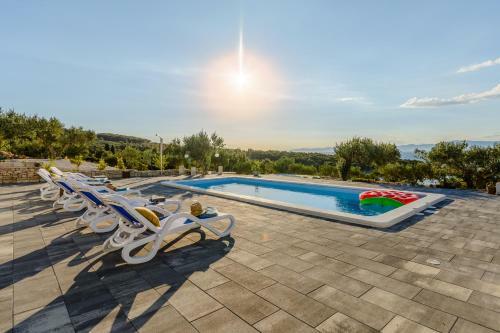 Holiday Home Nono Ante With Heated Pool