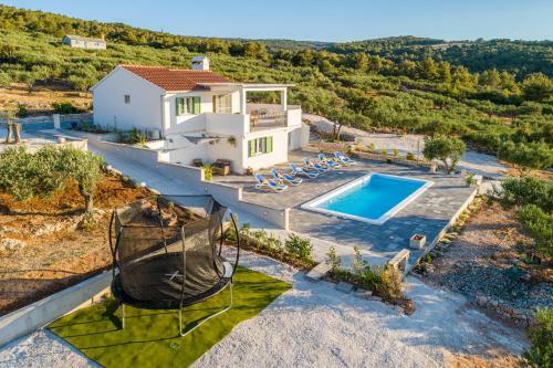 Holiday Home Nono Ante With Heated Pool