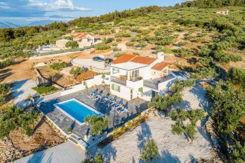 Holiday Home Nono Ante With Heated Pool