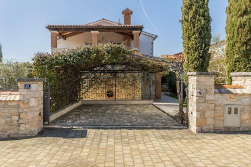 Beautiful Villa Larun In Istria