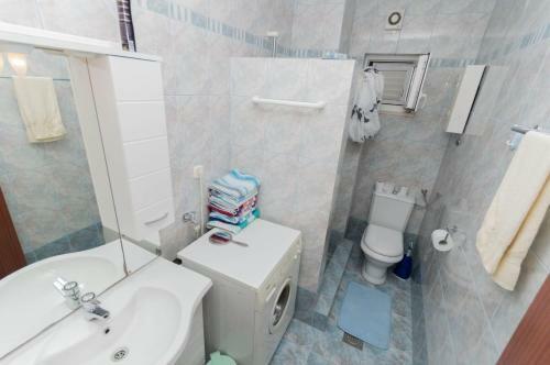 Apartment With Terrace & Private Parking
