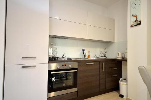 Apartment Tribunj 16884b